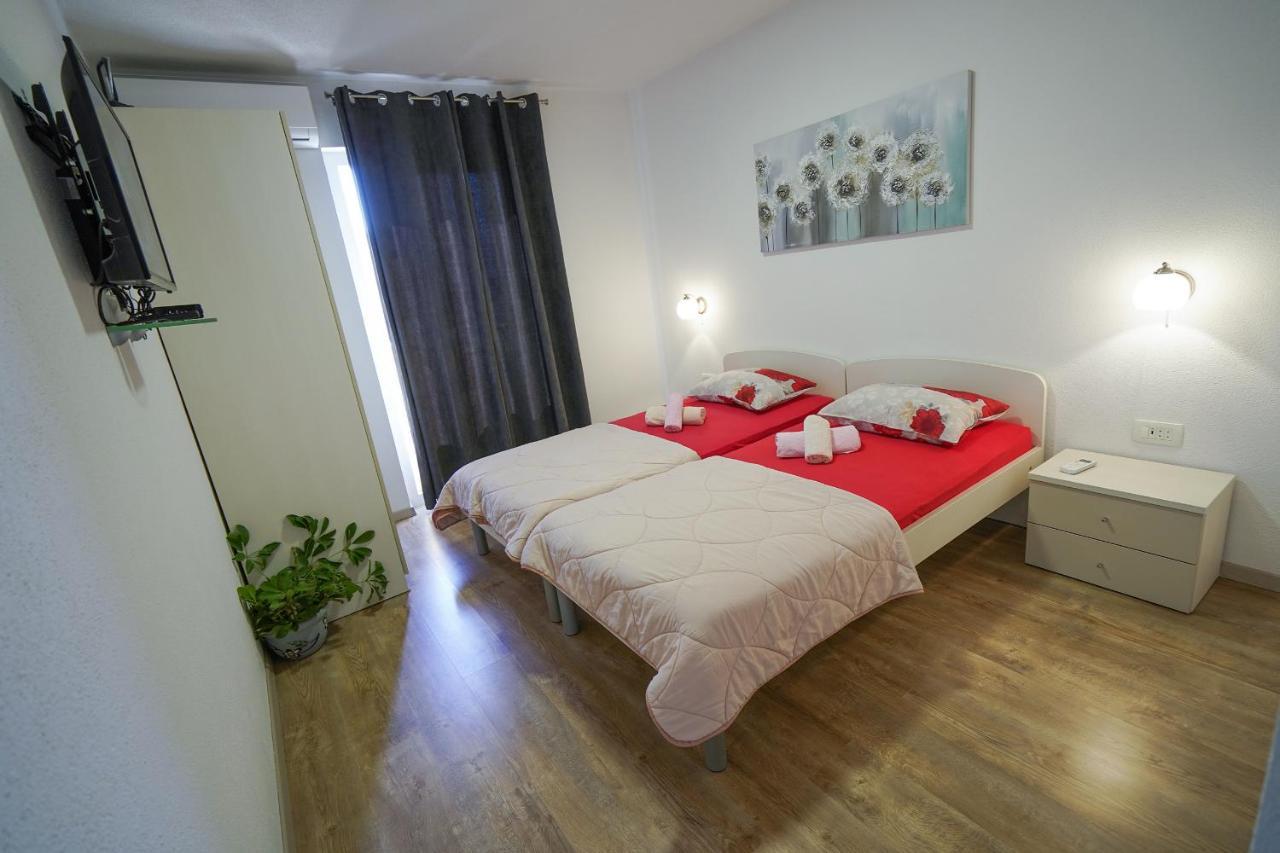 Studio Apartman M&F Apartment Split Exterior photo